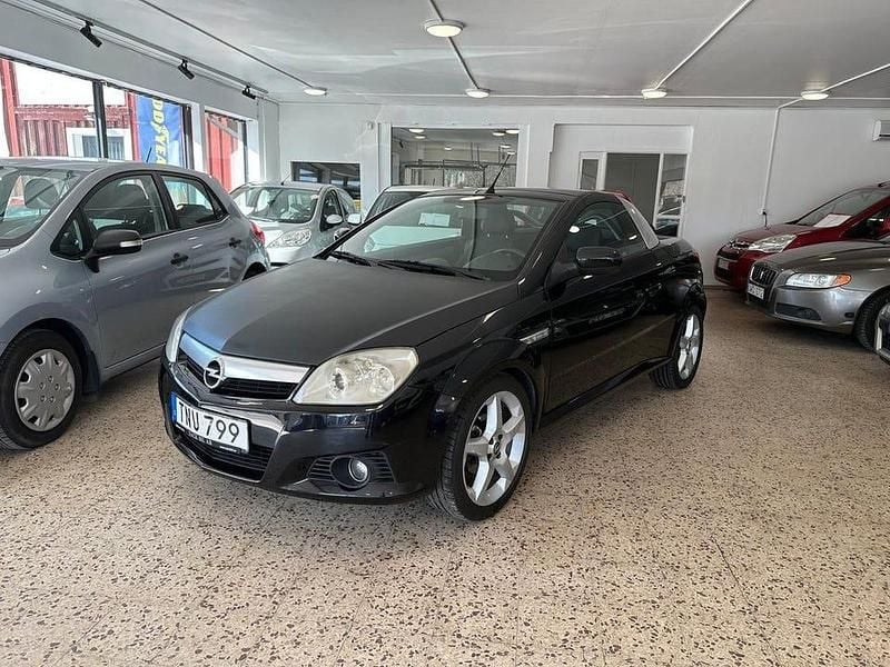 Svart Begagnad 2006 Opel Tigra Cab | 36 000 kr - Bild 1/4