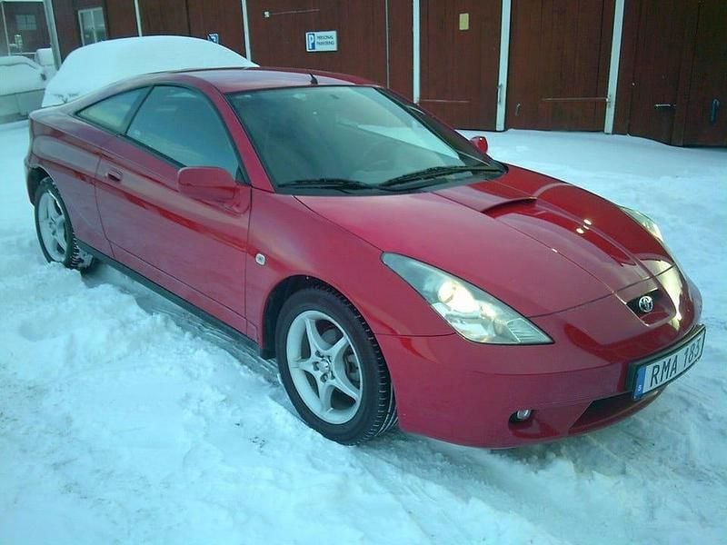 Begagnad Toyota Celica 143 HK (105 kW) 2000 Röd Sportkupé