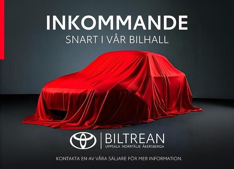 Mörkblå (blå) Begagnad 2022 Toyota Corolla Cross Style SUV | 369 000 kr (Marknadspris) - Bild 1/4