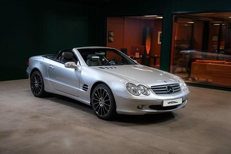 Ljusgrå Begagnad 2003 Mercedes SL500 Cab | 279 900 kr (Marknadspris) - Bild 1/4