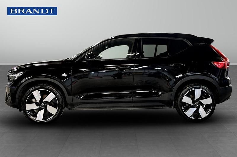 Begagnad Volvo XC40 Single Motor 175 kW (238 HK) 2023 Svart SUV