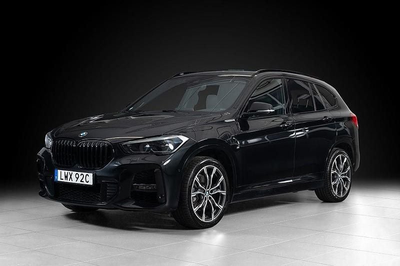 Svart Begagnad 2020 BMW X1 M Sport SUV | 339 000 kr (Dyr) - Bild 1/4