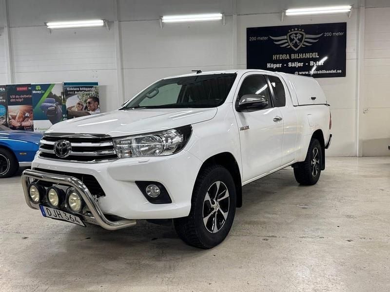 Begagnad Toyota HiLux 150 HK (110 kW) 2018 Vit Pickup