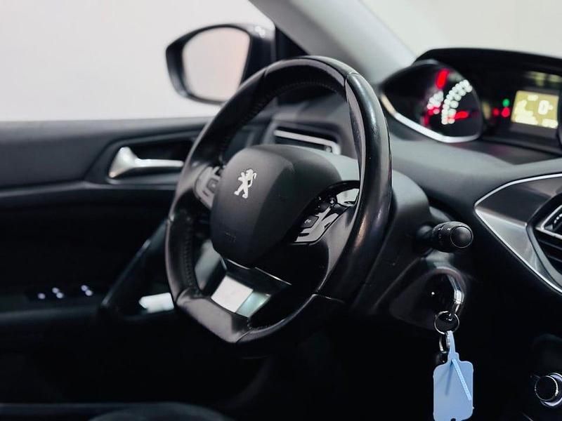 Begagnad Peugeot 308 SW Active 120 HK (88 kW) 2015 Kombi