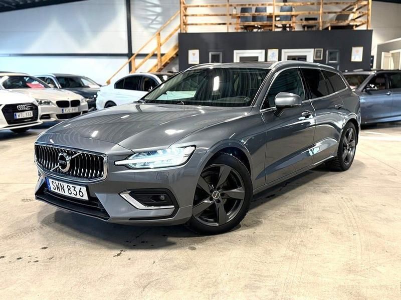 Grå Begagnad 2018 Volvo V60 Inscription Kombi | 279 900 kr (Dyr) - Bild 1/4