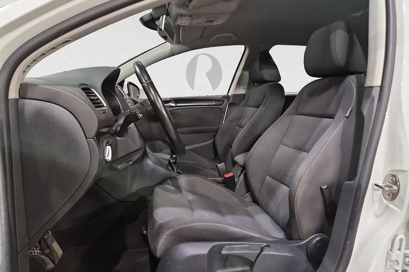 Begagnad VW Golf VII GT 140 HK (102 kW) 2012 Vit Halvkombi