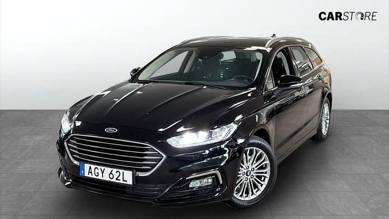 Svart (black) Begagnad 2022 Ford Mondeo Titanium Kombi | 214 900 kr - Bild 1/4