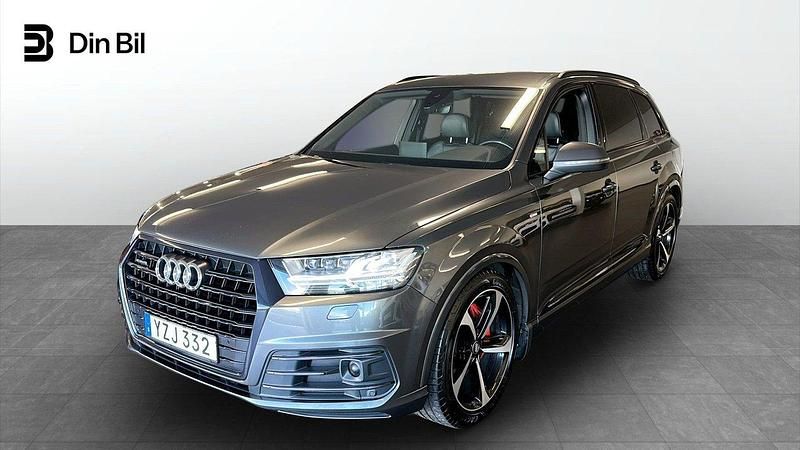Grå Begagnad 2017 Audi Q7 Comfort SUV | 409 900 kr (Marknadspris) - Bild 1/4
