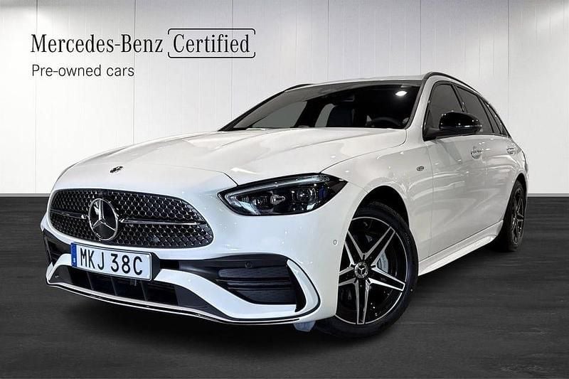 Vit Begagnad 2025 Mercedes C300 Advanced Kombi | 690 850 kr - Bild 1/4