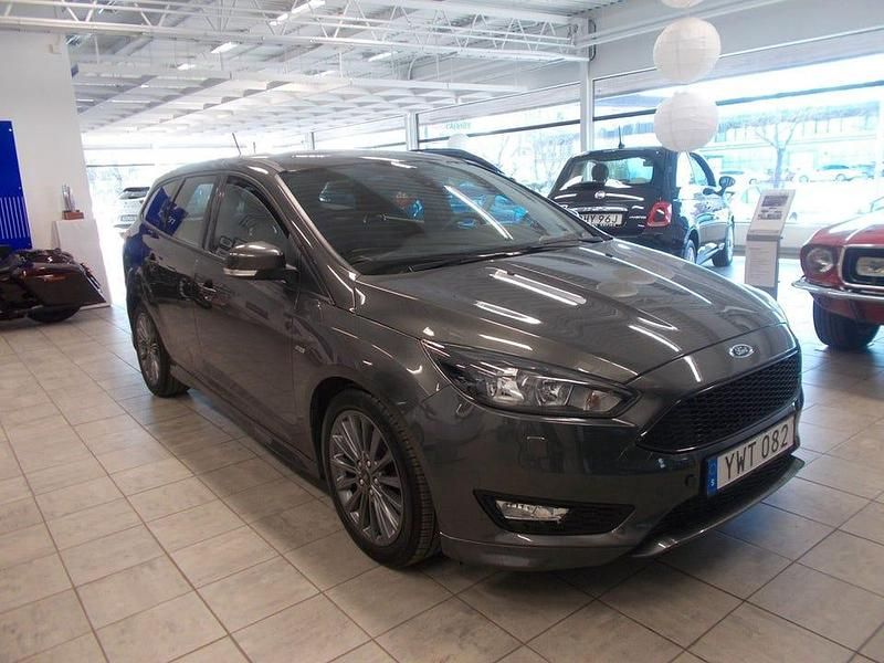 Begagnad Ford Focus ST-Line 150 HK (110 kW) 2018 Grå (magnetic met) Kombi