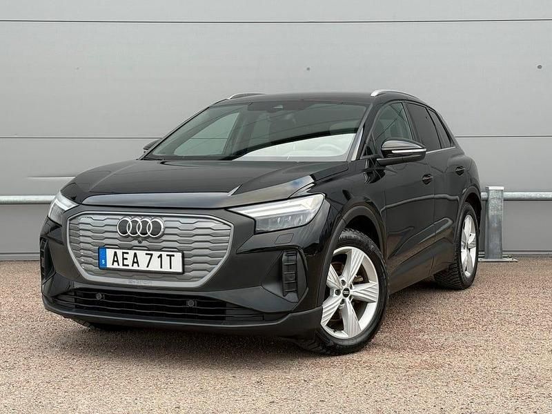 Svart Begagnad 2022 Audi Q4 e-tron Proline SUV | 229 800 kr (Marknadspris) - Bild 1/4