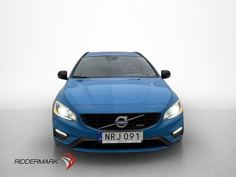Begagnad Volvo V60 R-Design 230 HK (169 kW) 2014 Blå Kombi