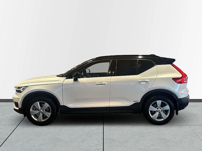 Begagnad Volvo XC40 R-Design 150 HK (110 kW) 2019 Vit SUV