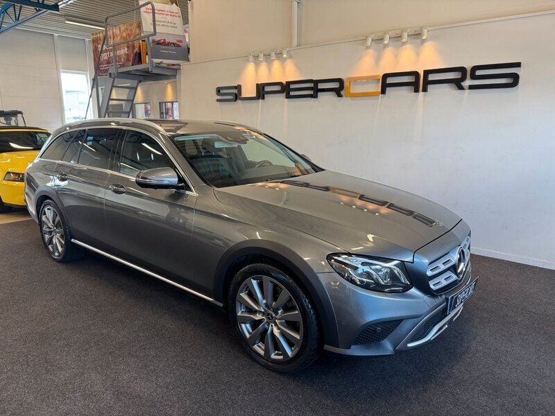Grå Begagnad 2018 Mercedes E220 Kombi | 298 000 kr (Marknadspris) - Bild 1/4