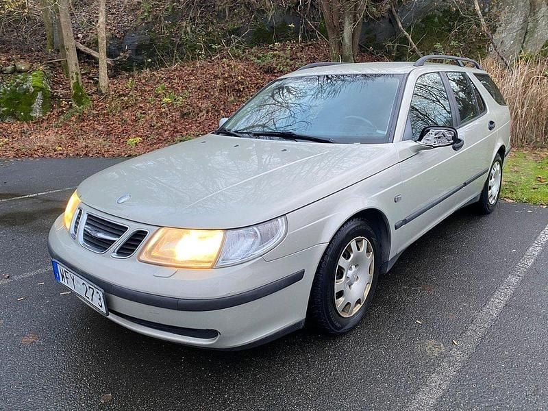 Ljusgul Begagnad 2004 Saab 9-5 Linear Kombi | 17 900 kr (Bra pris) - Bild 1/4