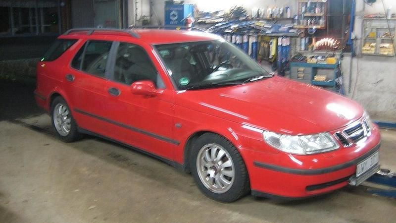 Begagnad Saab 9-5 Linear 150 HK (110 kW) 2004 Röd Kombi