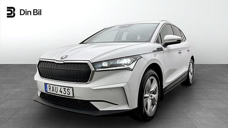 Vit Begagnad 2023 Skoda Enyaq iV SUV | 409 900 kr (Marknadspris) - Bild 1/4