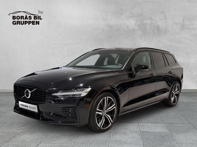 Svart Begagnad 2022 Volvo V60 R-Design Kombi | 439 000 kr (Marknadspris) - Bild 1/4