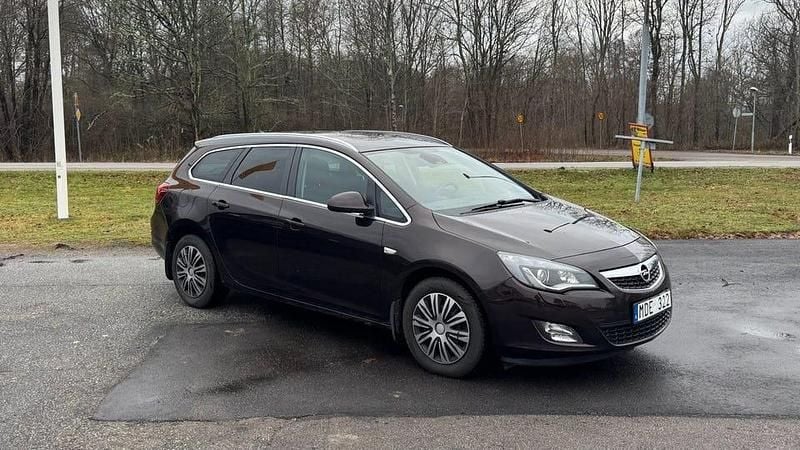 Okänd Begagnad 2011 Opel Astra Enjoy Kombi | 32 800 kr (Marknadspris) - Bild 1/4