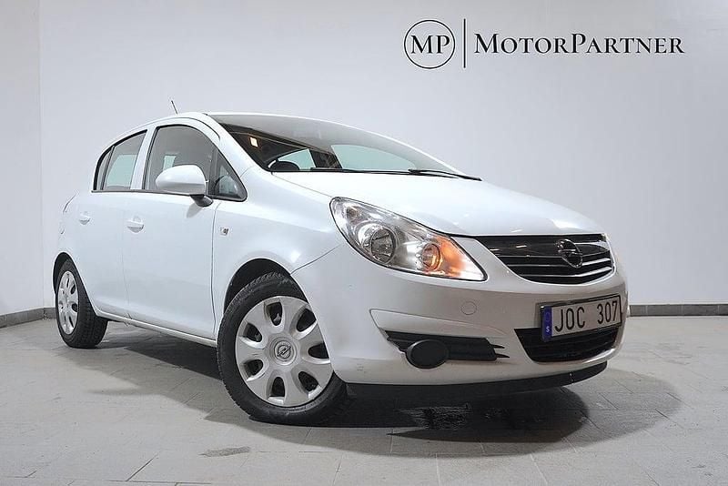 Vit Begagnad 2010 Opel Corsa Enjoy Halvkombi | 39 900 kr (Marknadspris) - Bild 1/4