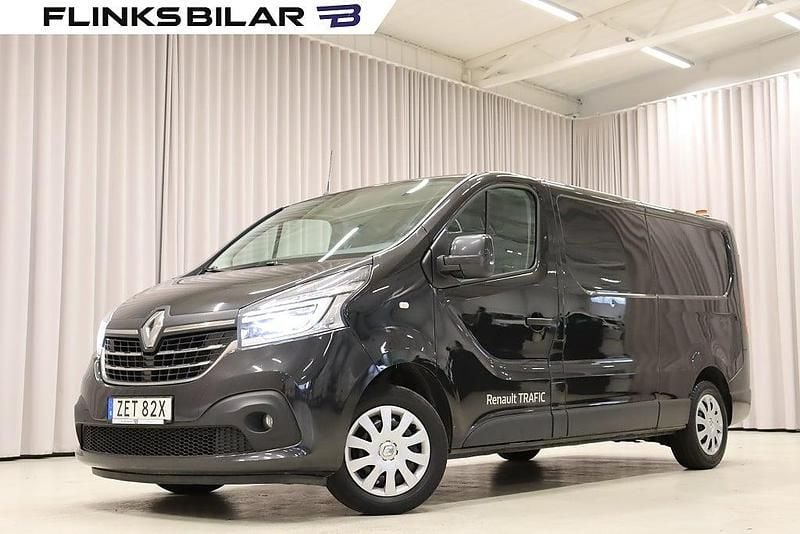 Svart (svart metallic) Begagnad 2021 Renault Trafic Minibuss | 169 800 kr (Bra pris) - Bild 1/4