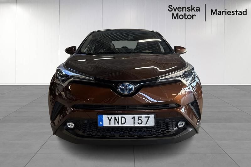 Begagnad Toyota C-HR Executive 124 HK (91 kW) 2017 Brun SUV