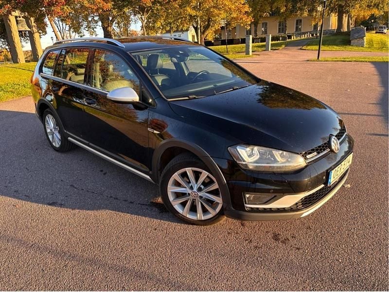 Svart Begagnad 2017 VW Golf Alltrack Kombi | 145 900 kr (Bra pris) - Bild 1/4