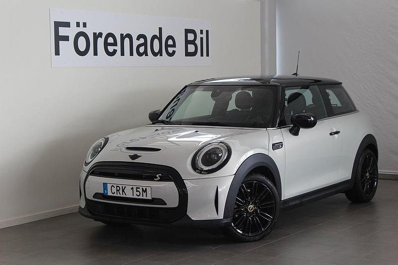 Silver Begagnad 2022 Mini Cooper SE Essential Halvkombi | 229 000 kr (Marknadspris) - Bild 1/4