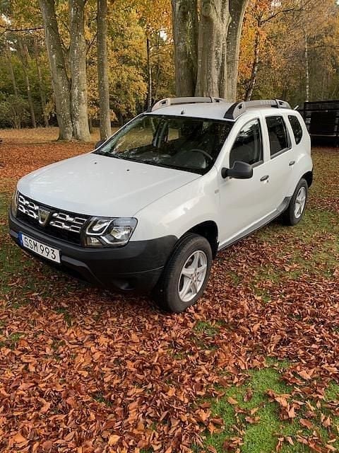 Vit Begagnad 2015 Dacia Duster SUV | 59 000 kr (Bra pris) - Bild 1/4