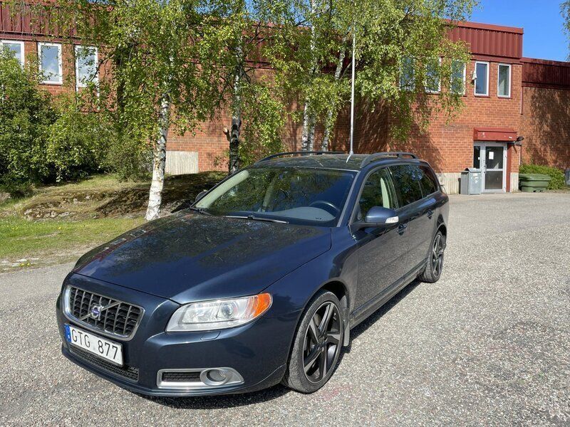 Blå Begagnad 2008 Volvo V70 Momentum Kombi | 70 000 kr (Dyr) - Bild 1/4