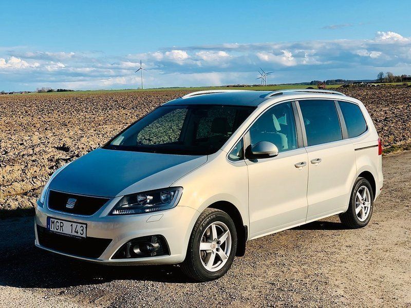 Begagnad Seat Alhambra Ecomotive 140 HK (102 kW) 2011 Ljusbrun Minibuss