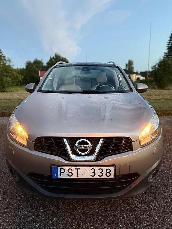 Brun Begagnad 2011 Nissan Qashqai +2 SUV | 68 000 kr (Bra pris) - Bild 1/4