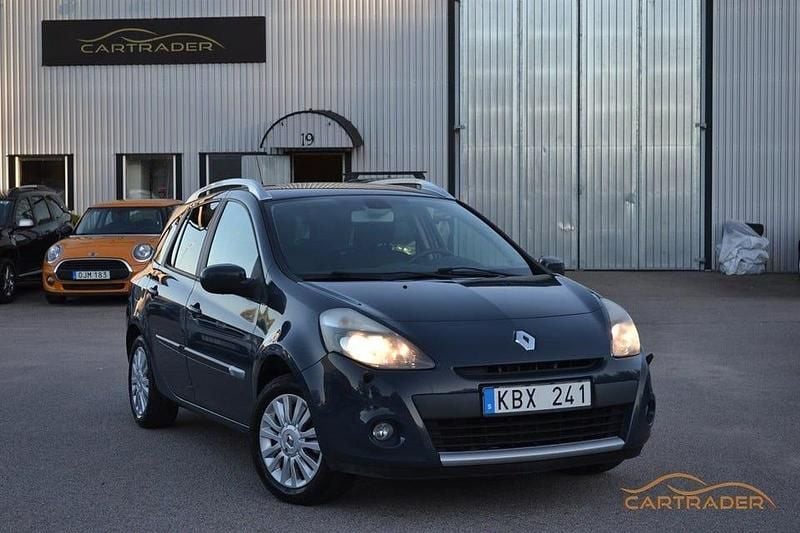 Begagnad Renault Clio IV 75 HK (55 kW) 2013 Blå Kombi