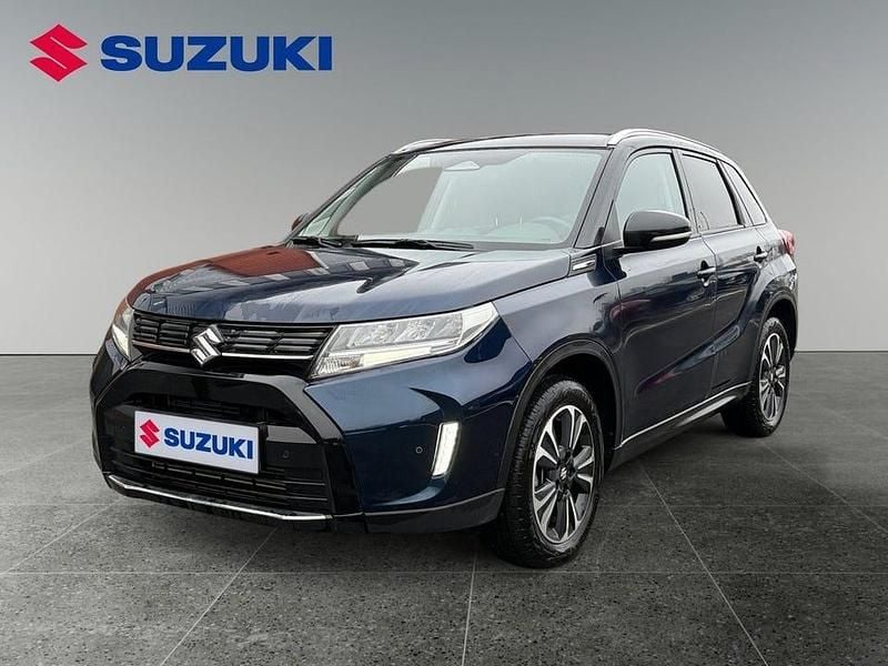 Blå Begagnad 2024 Suzuki Vitara SUV | 269 900 kr (Bra pris) - Bild 1/4