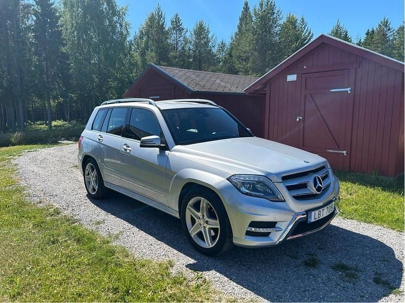 Silver Begagnad 2013 Mercedes GLK220 AMG line SUV | 189 000 kr (Marknadspris) - Bild 1/4