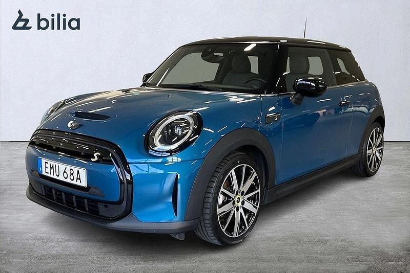 Blå (island blue metallic) Begagnad 2022 Mini Cooper SE Halvkombi | 199 900 kr (Bra pris) - Bild 1/4