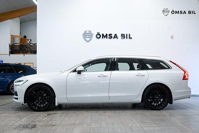 Begagnad Volvo V90 Momentum 190 HK (139 kW) 2017 Vit Kombi