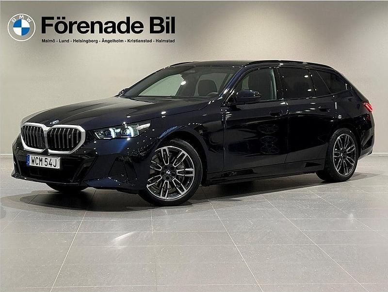 Svart Ny 2026 BMW i5 M Sport Kombi | 804 400 kr (Bra pris) - Bild 1/4