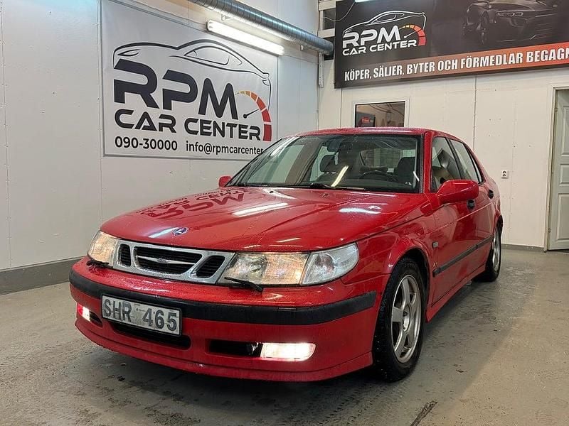 Röd Begagnad 2001 Saab 9-5 Aero Sedan | 29 000 kr (Marknadspris) - Bild 1/4
