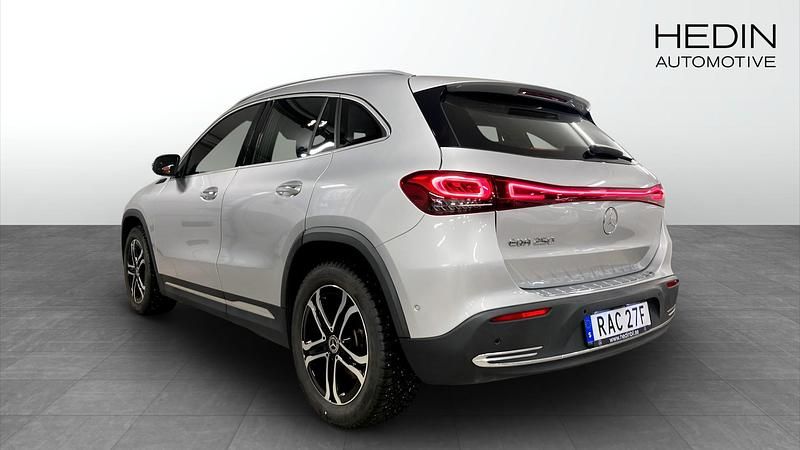Begagnad Mercedes EQA250 2022 Svart SUV