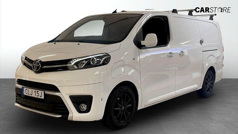 Vit (white) Begagnad 2021 Toyota Proace Van | 319 900 kr (Marknadspris) - Bild 1/4
