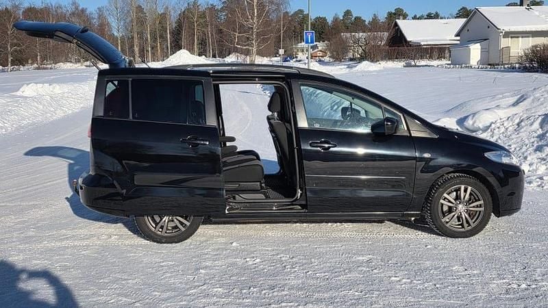 Begagnad Mazda 5 145 HK (106 kW) 2007 Minibuss