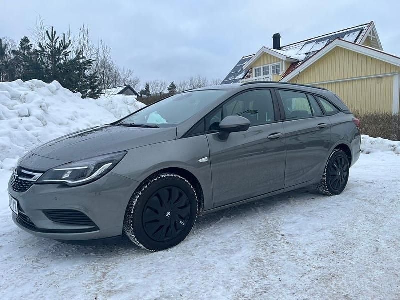 Begagnad Opel Astra 136 HK (100 kW) 2017 Gråmetallic Kombi