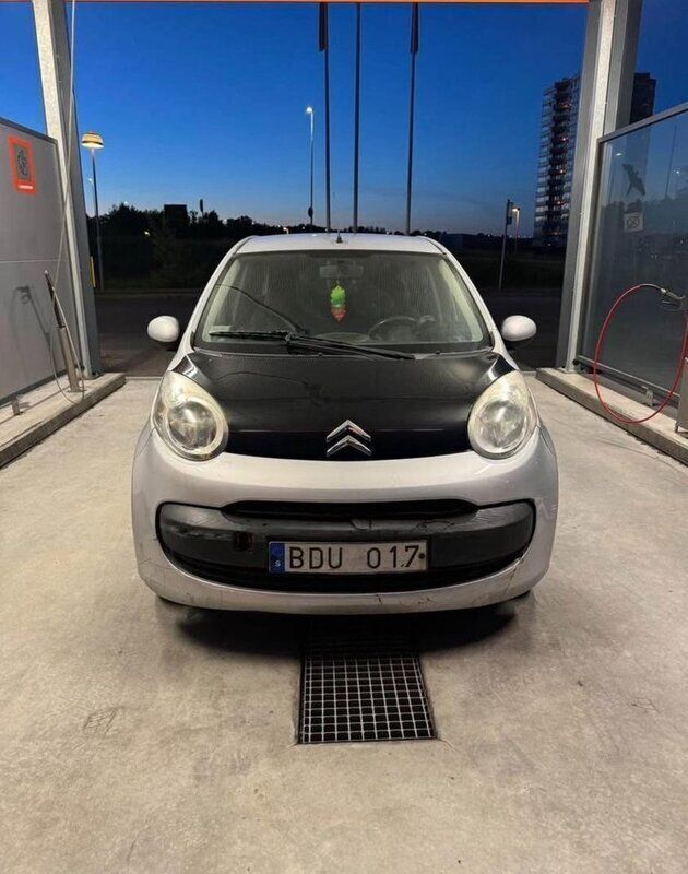 Silver Begagnad 2008 Citroën C1 Halvkombi | 13 400 kr (Marknadspris) - Bild 1/4