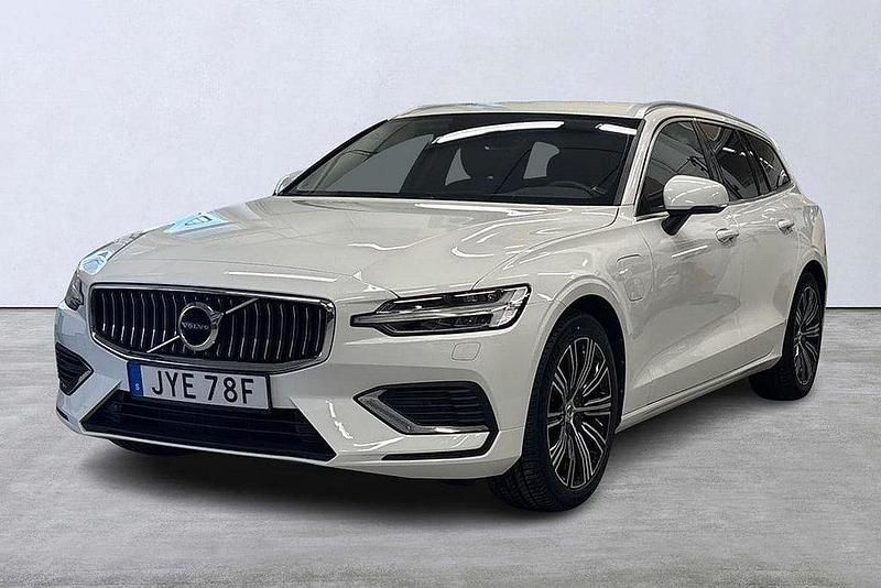 Vit Begagnad 2021 Volvo V60 Inscription Kombi | 329 900 kr (Marknadspris) - Bild 1/4