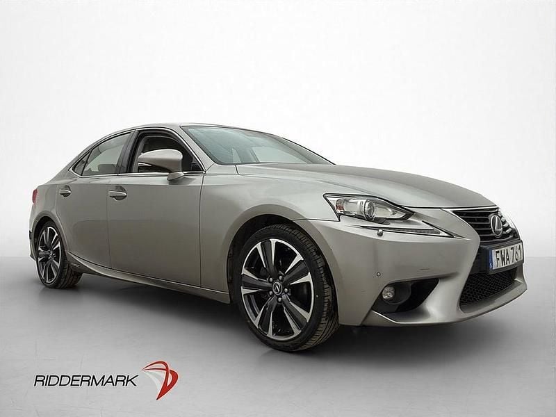 Begagnad Lexus IS300h Executive Line 181 HK (133 kW) 2014 Ljusgrå Sedan