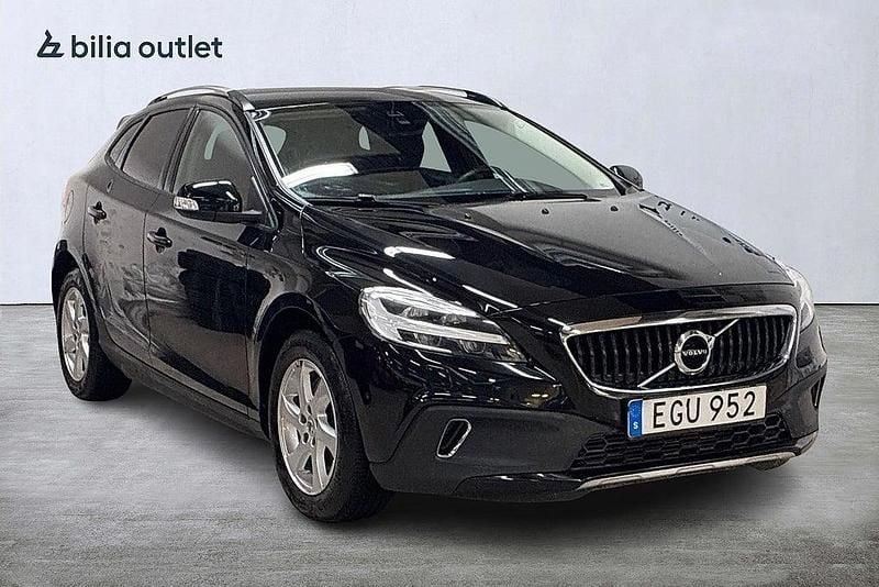 Begagnad Volvo V40 CC 152 HK (111 kW) 2019 Svart Kombi