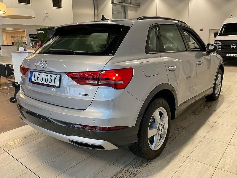 Begagnad Audi Q3 Advanced 190 HK (139 kW) 2024 Silver SUV