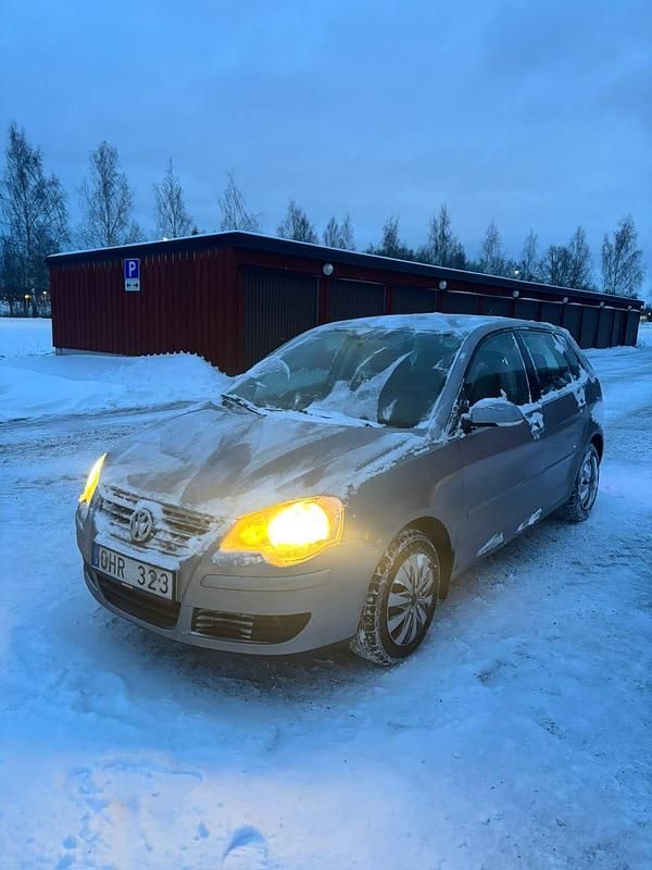 Begagnad VW Polo 80 HK (58 kW) 2008 Halvkombi