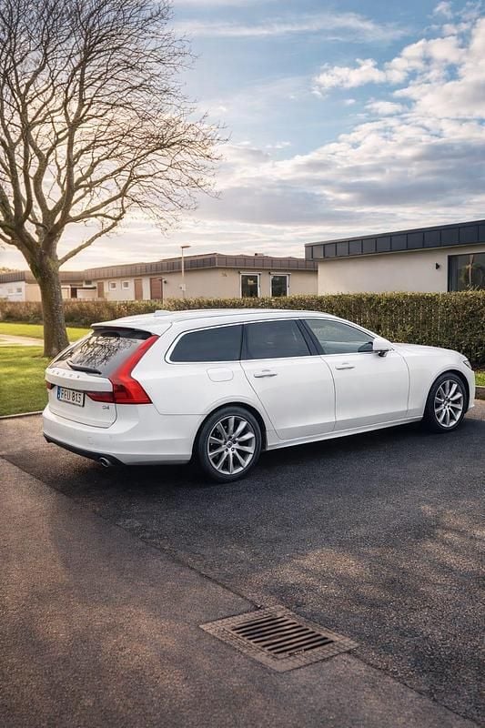 Begagnad 2019 Volvo V90 Kombi | 190 000 kr (Marknadspris) - Bild 1/1
